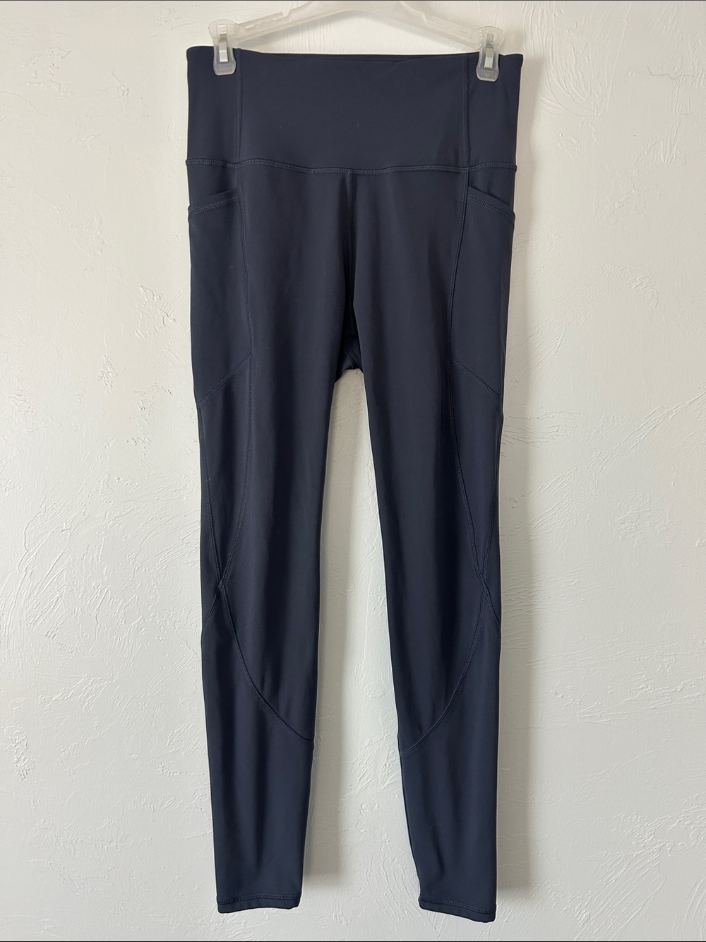 High-Waist Navy Blue Active Leggings with Side Pockets